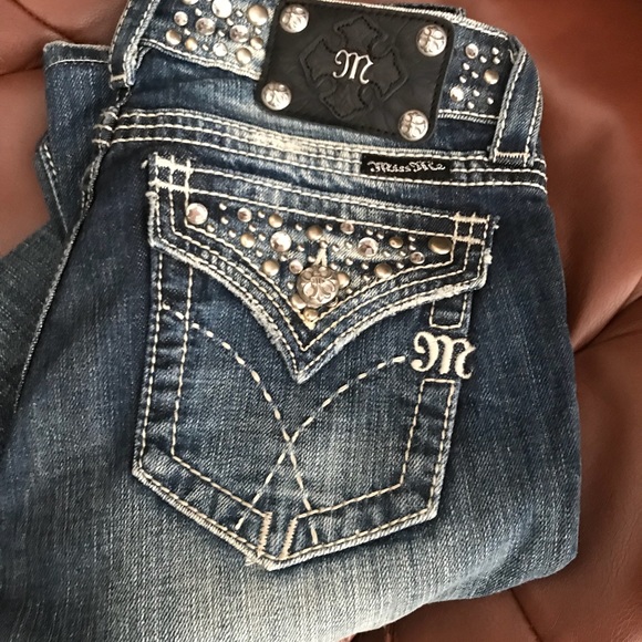 🛑Sold🛑 Miss Me Crystal Studs & Stones Jeans - Picture 6 of 8